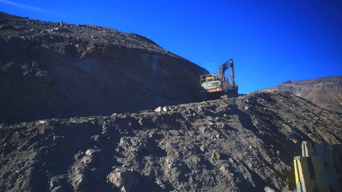 Trabajador muere tras caer mini cargador en faena minera de Petorca, confirma delegado Luis Soto