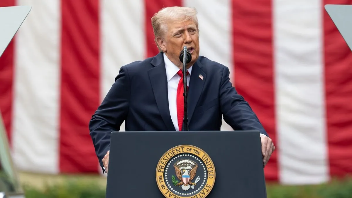 Trump critica a Sudáfrica por "genocidio blanco" y excluye al país del G20.