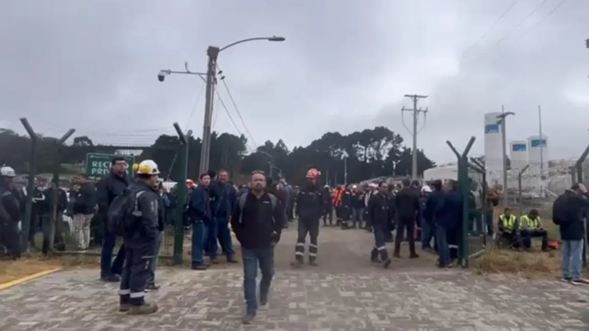 Evacuación preventiva de mil trabajadores en Refinería Bío Bío por falla en unidad de cracking