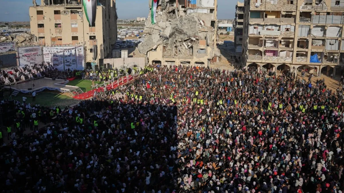 Bodas masivas en Gaza celebran la resiliencia palestina tras años de conflicto y devastación