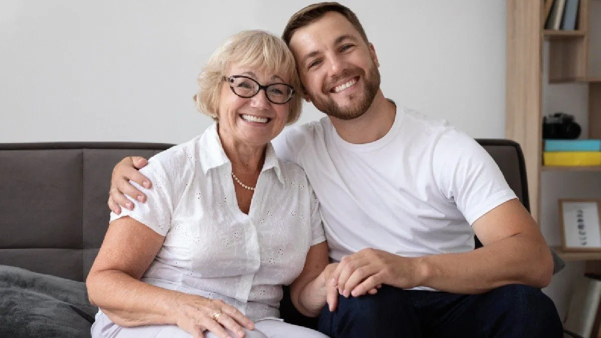 Consulta si puedes recibir el Bono por Hijo: requisitos y proceso para madres de 65 años o más