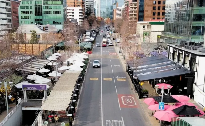 Transformaciones en El Bosque Norte e Isidora Goyenechea a lo largo del tiempo.