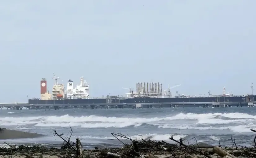 Venezuela envía petróleo a EE. UU. en medio de tensiones en el Caribe.
