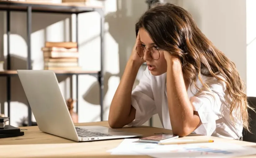 Impacto del estrés laboral en la salud mental de los trabajadores en Chile.