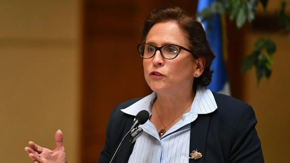 Diputados de Chile Vamos piden a Boric evaluar continuidad de Carolina Leitao tras auditoría con déficit millonario