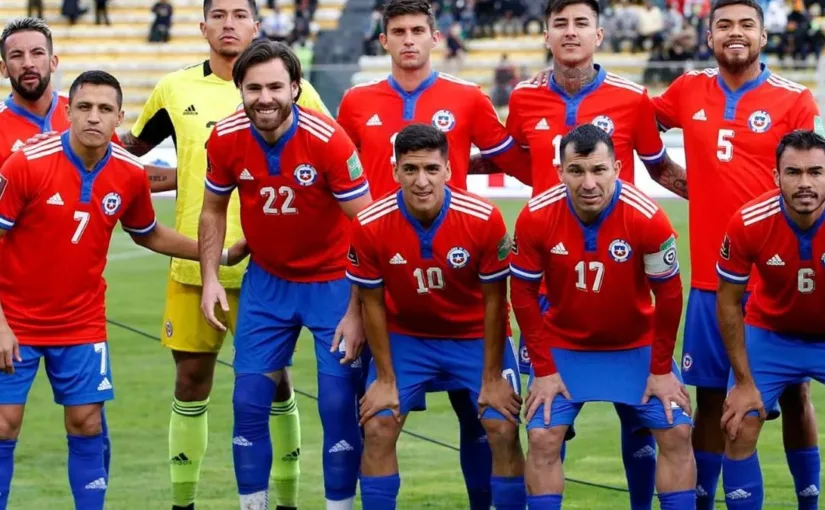 El jugador de la Roja celebra con José Antonio Kast y la Primera Dama.