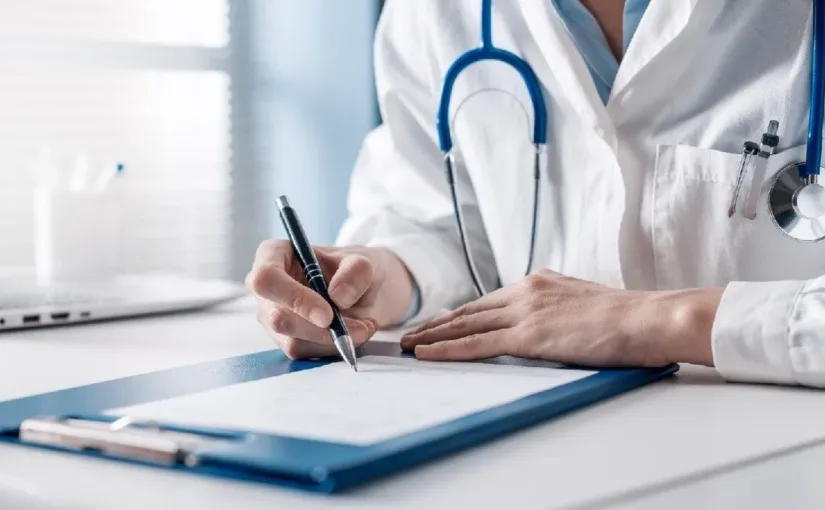 Accidente de trayecto: incidente durante el desplazamiento al trabajo o de regreso.