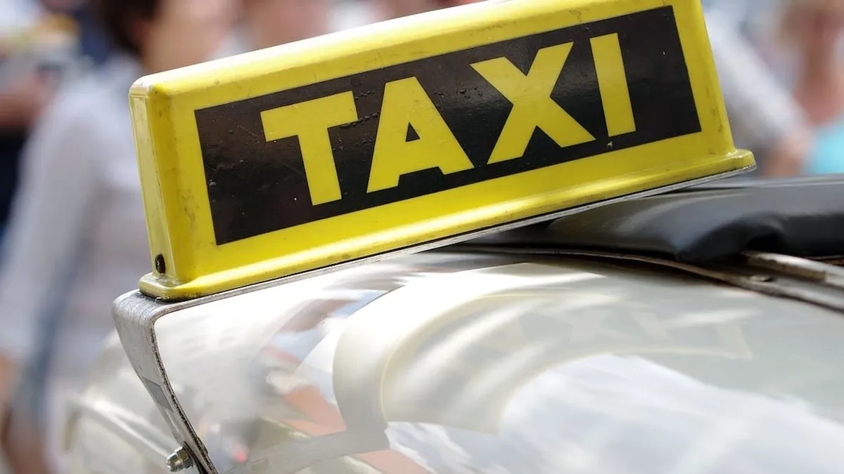 Nueva ley en Chile endurece sanciones contra taxis piratas en aeropuertos y pasajeros informales