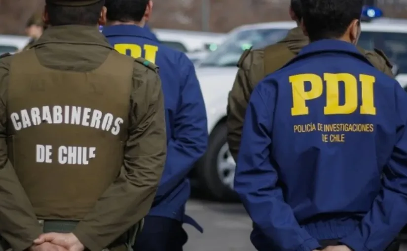 Tres delincuentes disfrazados de inspectores municipales realizan violento robo en edificio de Lo Barnechea, Carabineros investiga