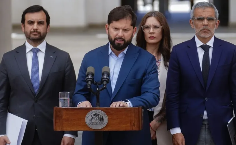 Crisis en la gestión de Boric: nombramientos polémicos, auditoría de Contraloría y ley de reajuste generan fuertes críticas