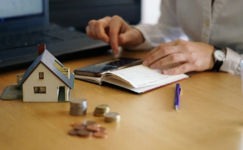 Infografía sobre la edad para solicitar rebaja de contribuciones.