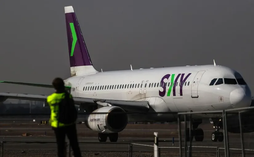 Un avión de SKY regresa a Santiago tras alerta en motor poco después de despegar.