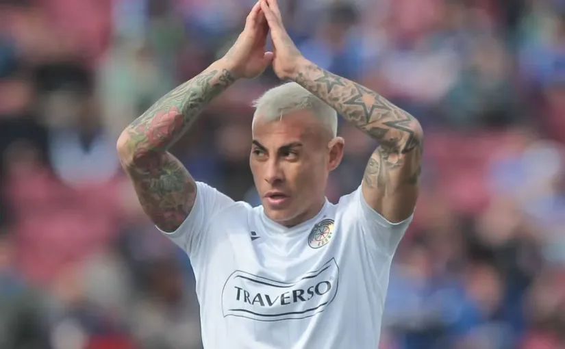 El Club chileno busca recuperar a Eduardo Vargas y amenaza su regreso a la U.