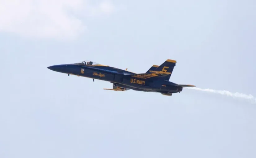 Estados Unidos despliega cazas F-18 sobre Venezuela en medio de tensiones y advertencias de Trump sobre narcotráfico