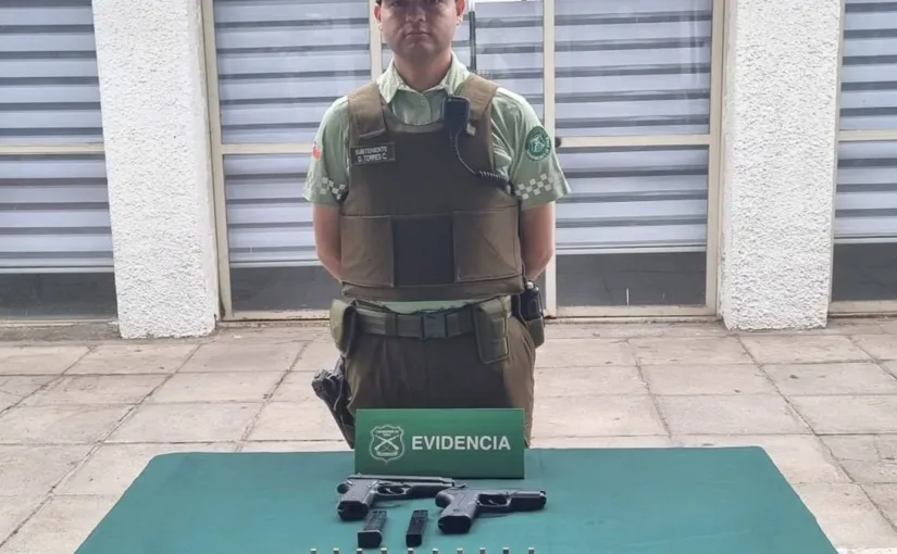 Detienen a dos adolescentes por portar armas tras denuncias de disparos en la comuna.