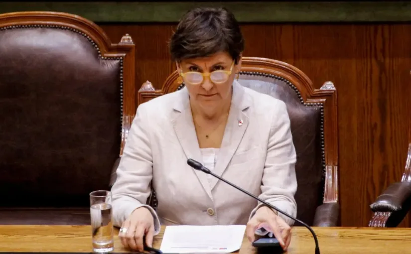 Escándalo en Salud: ministra Ximena Aguilera denunciada por tráfico de influencias tras operación exprés a su madre