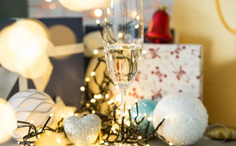 Las frases más emotivas y divertidas para compartir tus mejores deseos en el Año Nuevo 2026 con tus seres queridos