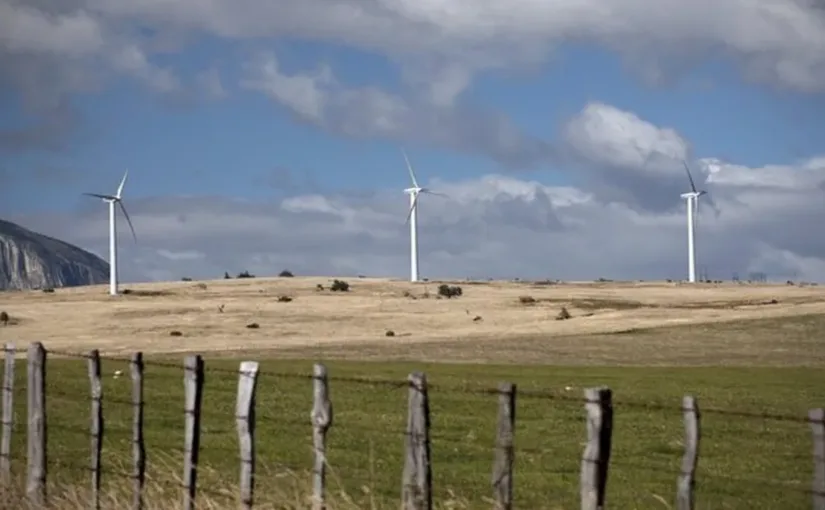 La CNE aprueba bases para estudios de Sistemas Medianos y Plan de Expansión Óptimo.