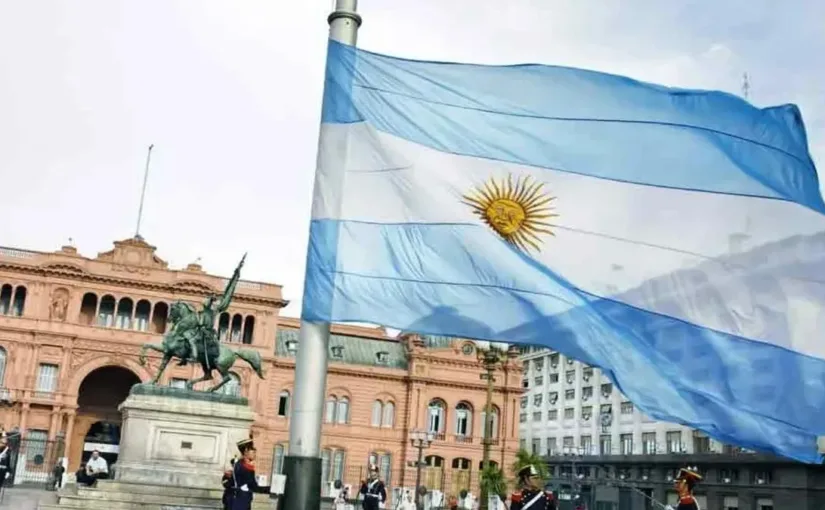 Corte de Coyhaique revoca destitución de funcionaria municipal por viaje a Argentina durante licencia médica y ordena su reincorporación