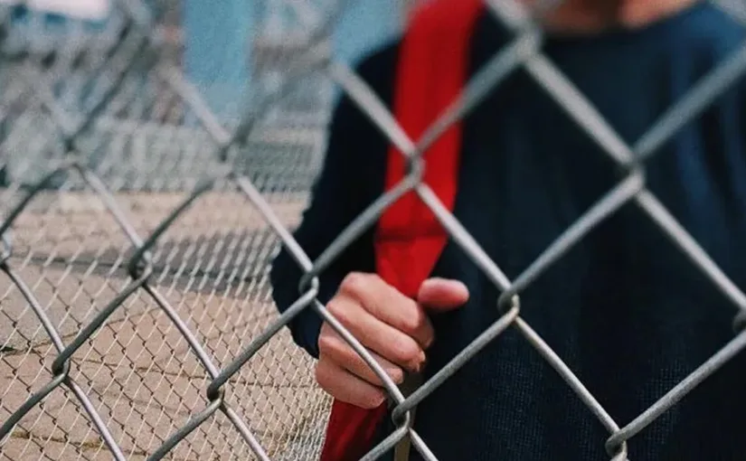 Corte Suprema aclara plazos de prescripción penal en delitos sexuales cometidos por adolescentes, revocando fallo de Corte de Copiapó