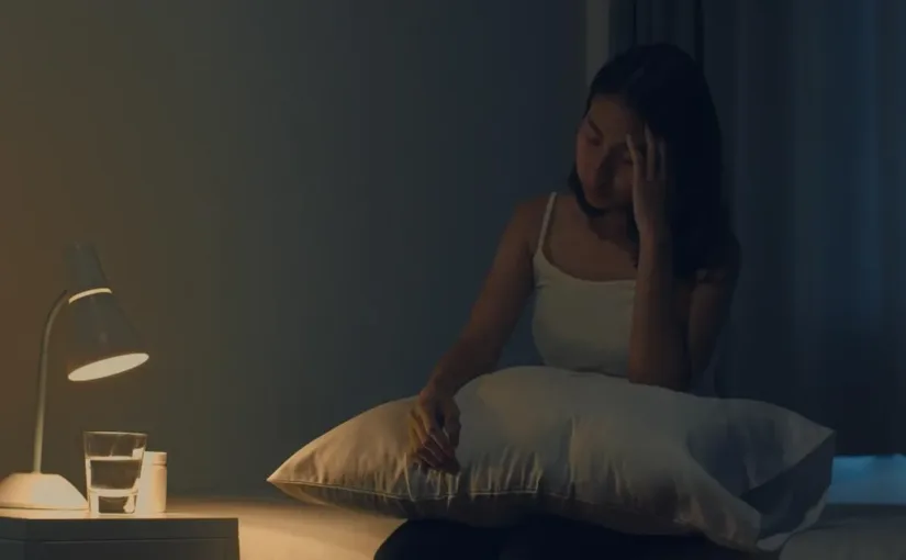 Consejos prácticos para dormir mejor en noches calurosas: desde la ventilación hasta la ropa de cama adecuada