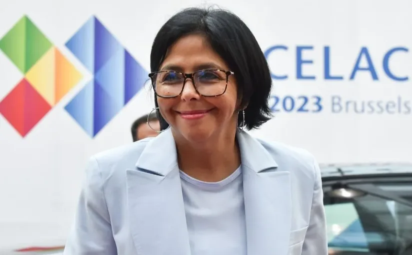 Venezuela reanuda acceso a X; Delcy Rodríguez destaca la importancia del contacto.