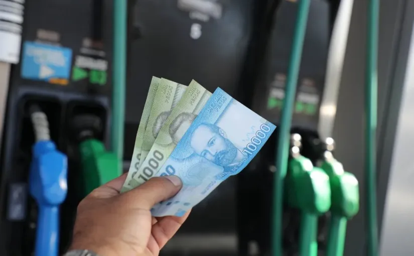 Caída histórica en los precios de las bencinas: descubre cómo afectará tu bolsillo desde enero de 2026