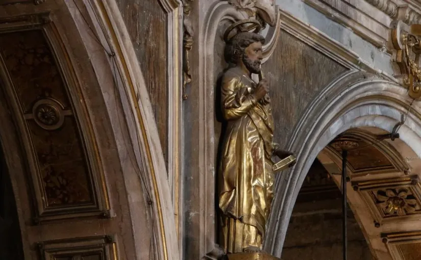 Iglesia San Agustín sufre robo de dinero y tecnología en Santiago, repitiendo la ola delictiva en templos locales