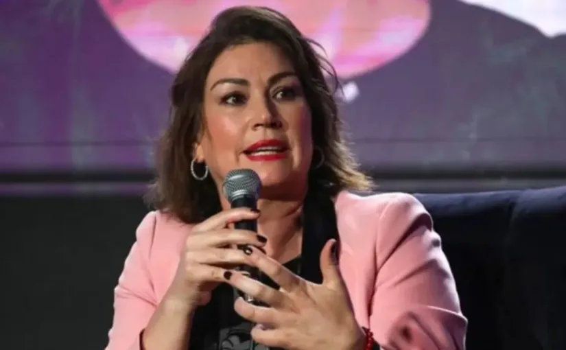 Javiera Contador comparte su diagnóstico de cáncer de tiroides y anuncia cirugía en su nuevo podcast junto a Virginia Demaria