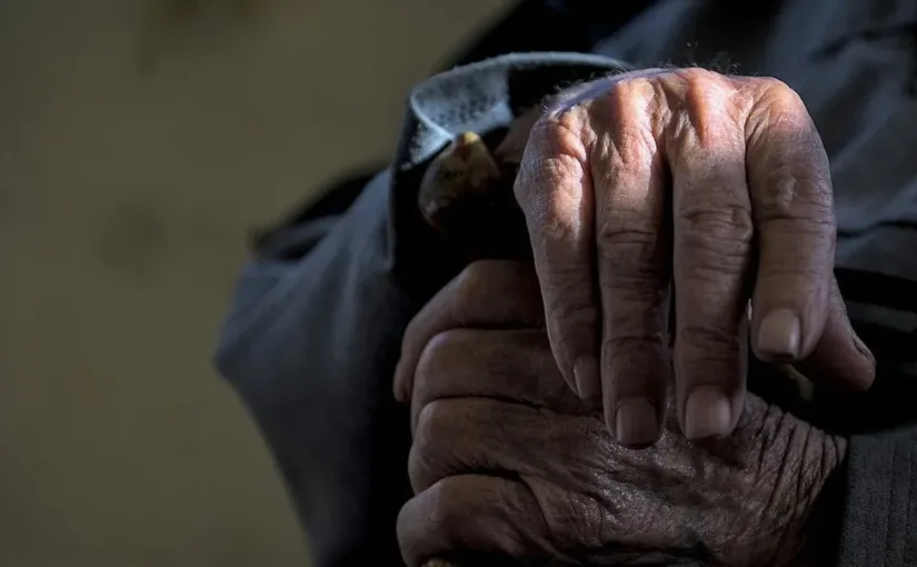 Abuelita de 101 años comparte su sorprendente estilo de vida nocturno y su secreto para una longevidad plena