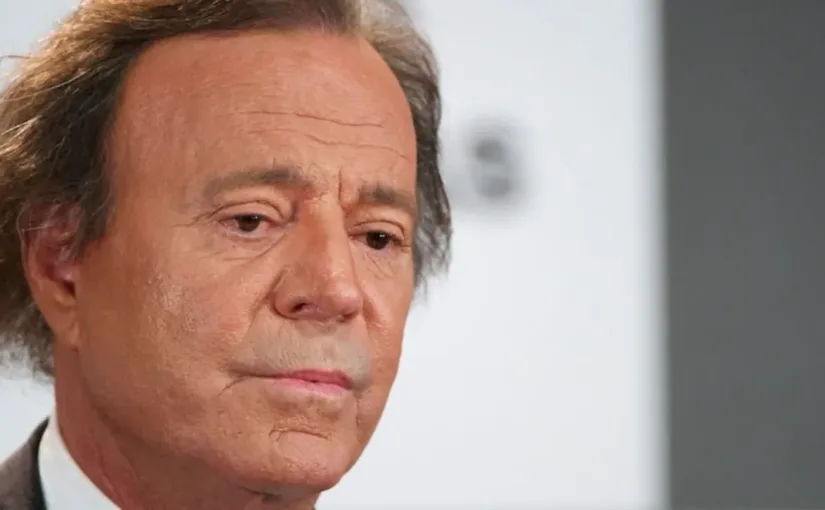 Julio Iglesias emprende acciones legales contra medios por acusaciones de abuso sexual y busca 200 millones en daños