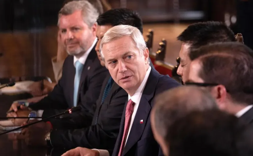 Kast y Jerí acuerdan fortalecer cooperación en seguridad y economía para enfrentar crimen organizado y promover inversión bilateral