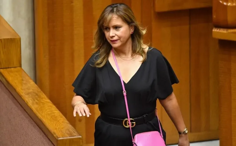 La senadora Loreto Carvajal bajo investigación por posible corrupción en nombramientos.