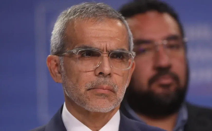 Luis Cordero defiende logros en seguridad ante crisis migratoria y violencia rural.