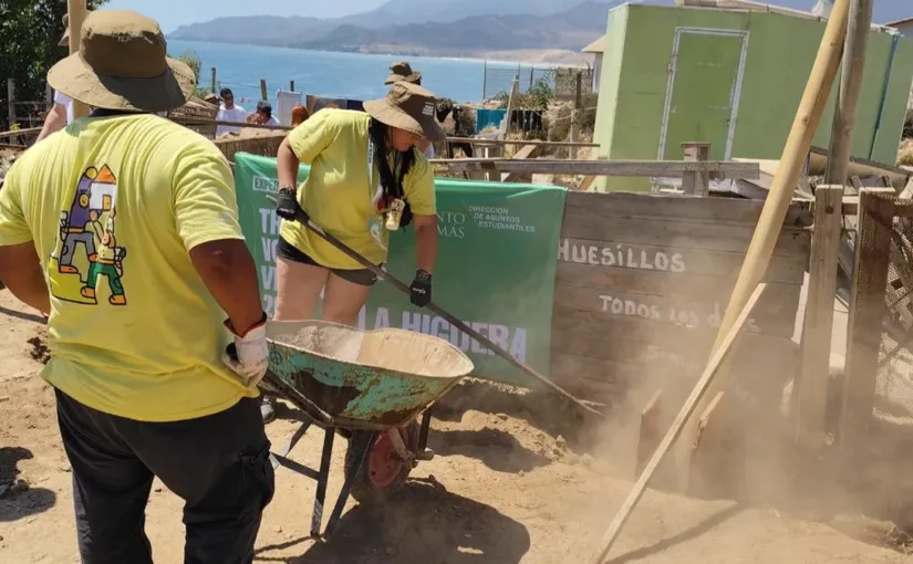 Estudiantes de Santo Tomás transforman comunidades en el verano con trabajo voluntario.