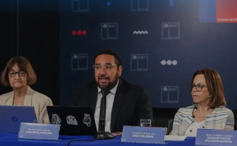 El Mineduc extiende matrícula para damnificados por incendios en Ñuble y Biobío.