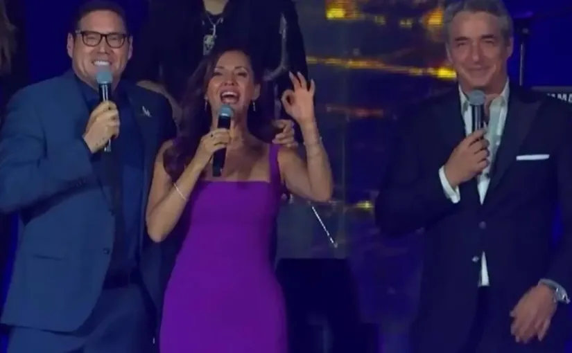 Repenning y Priscilla Vargas protagonizan divertido coqueteo en Año Nuevo: el público pide un beso entre ellos