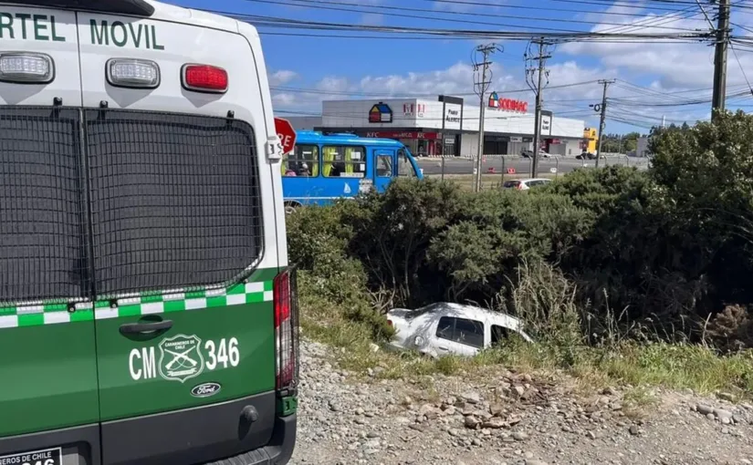 Detienen a conductor tras persecución que terminó en zanja, tras asalto a pareja que tomó Uber en Puerto Montt