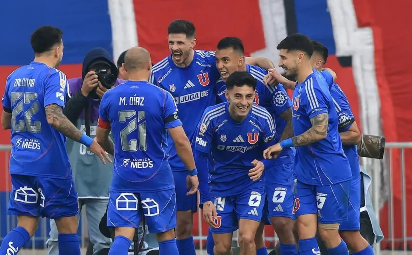 Nuevas camisetas de la Universidad de Chile generan opiniones divididas: ¿arte o pijama?