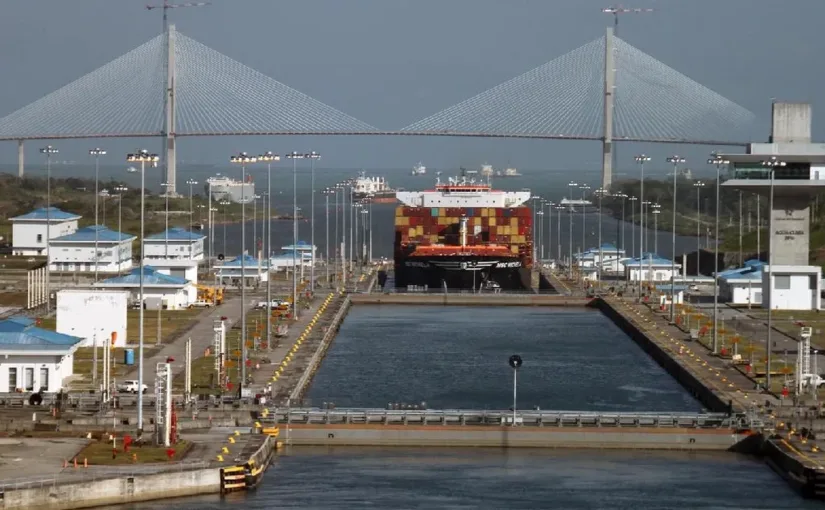 China protegerá derechos de empresas tras fallo sobre puertos en Panamá.