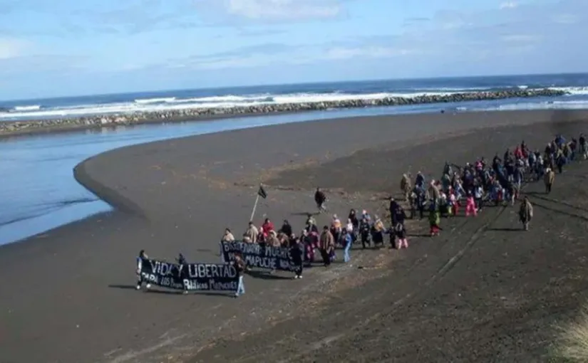 Debate sobre la intervención judicial en la Ley Lafkenche y derechos de pueblos originarios.