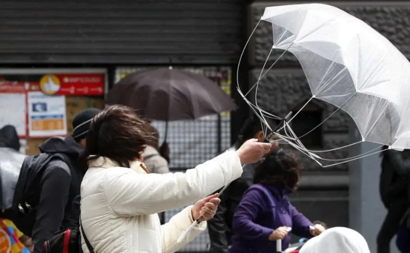 Alerta por vientos de hasta 70 km/h en tres regiones: Meteorología advierte sobre sistema frontal que afectará el país