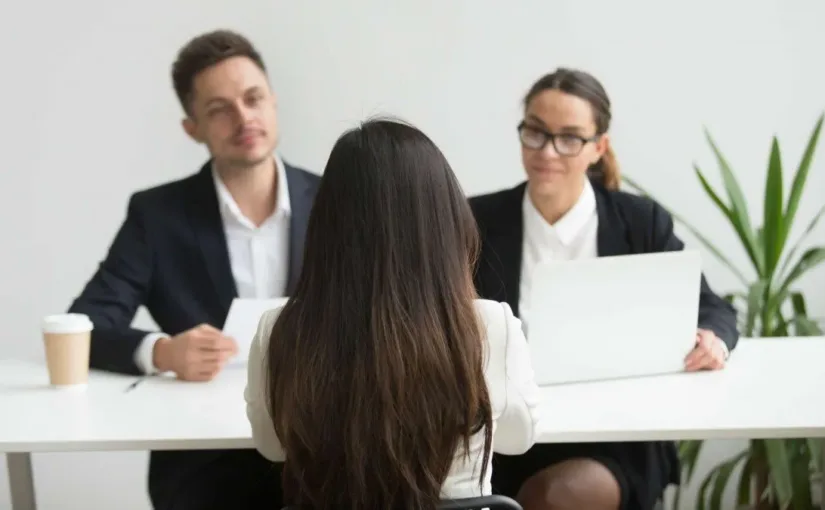 Tres consejos esenciales para destacar en entrevistas de trabajo y mejorar tus posibilidades de éxito, según un experto en comunicación