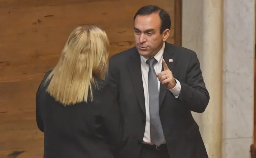 La UDI persiste en su batalla legal por el escaño de Felipe Donoso en la Cámara Baja.