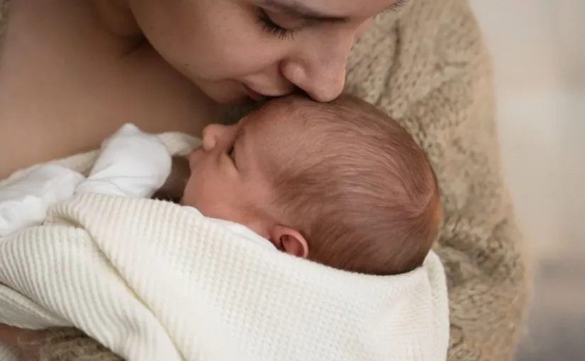 La Fundación Abrázame brinda apoyo emocional a recién nacidos en hospitales.