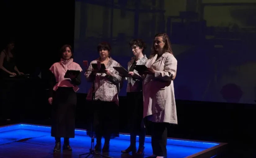 La ópera Splitting/Absence se presentará en Chile del 27 al 29 de marzo de 2026.