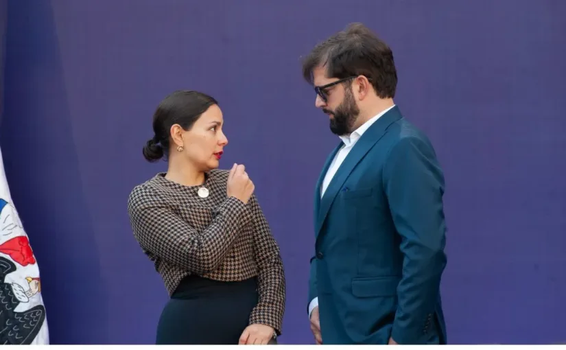 Guillermo Ramírez exige renuncia de ministra por financiamiento a festival pornográfico.