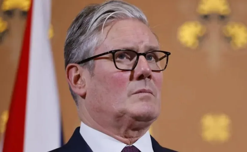 Keir Starmer reafirma su compromiso ante presiones por el escándalo de Mandelson.