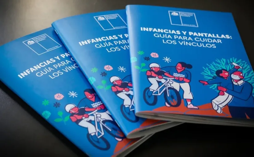 Ministro de Educación destaca la importancia de la colaboración familiar para el éxito de la nueva ley sobre celulares en colegios